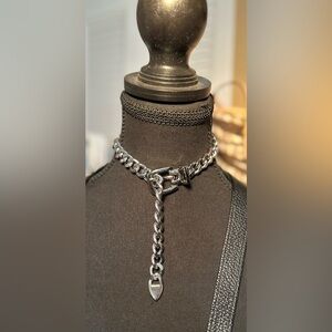 NWOT Silver-Tone Fashion Belt Style Necklace 18inches